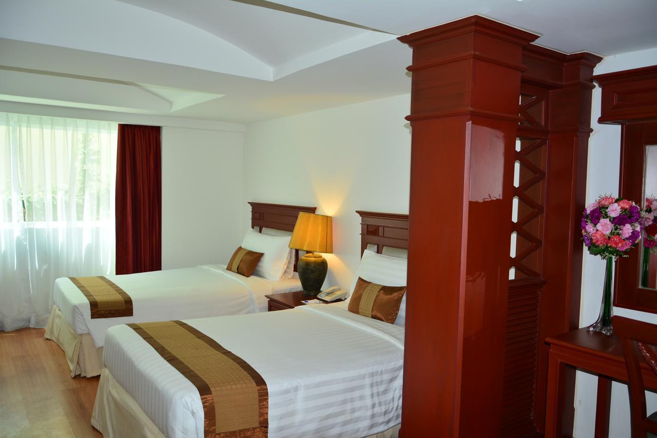 Pride Beach Resort - Adults Only Patong ภายนอก รูปภาพ