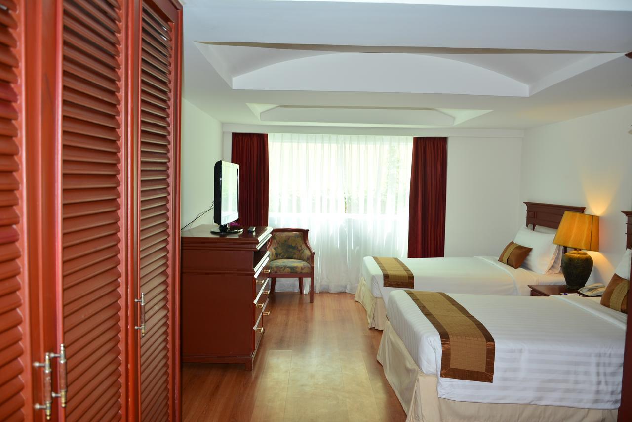 Pride Beach Resort - Adults Only Patong ภายนอก รูปภาพ